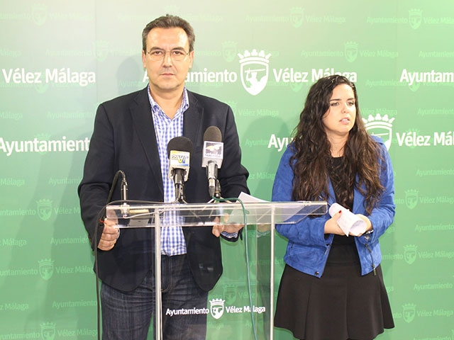 El primer teniente alcalde y concejal de Recursos Humanos, Manuel Gutiérrez, y la concejal de Empresa y Empleo, Lourdes Piña
