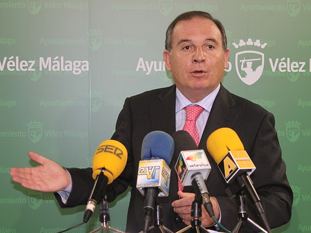 El Alcalde de Vélez Málaga en la presentación del Plan Estratégico