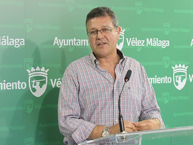El concejal de Comercio y teniente alcalde de Torre del Mar, Emilio Martín.