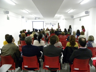 El salón de actos de Iniciativa Urbana acoge la jornada de lanzamiento del programa Conciliam